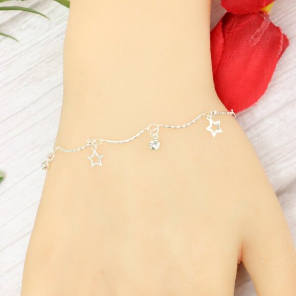"Trendy Handmade Bracelet – A Thoughtful Gift for Girls & Women | UNVRC1062 - Picture 3 of 10